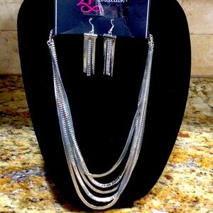 Paparazzi Zi Necklace and earring set with coordinating ring